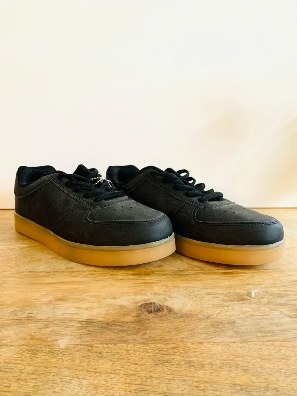 NEW Wize & Ope LED Lights Low Sneakers - Black / US 7